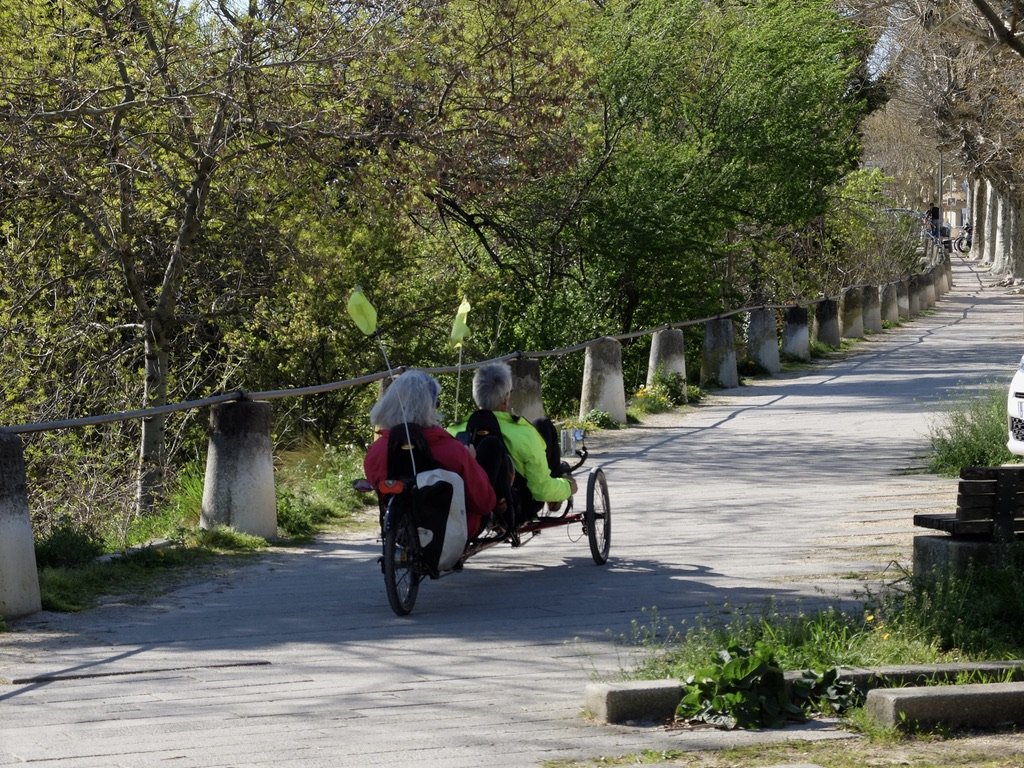 Tandem recumbent bike for two, in Crest.