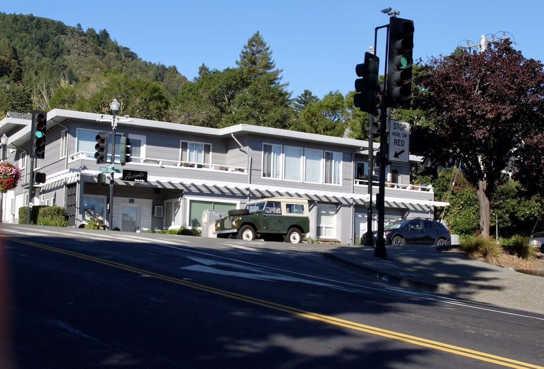 Kim met me near my house & followed me on the back roads to Corte Madera. I was on the downside of the 101 overpass when I realized he was no longer in my rear view mirror. His Land Rover's engine had stopped at the top of the overpass. After
