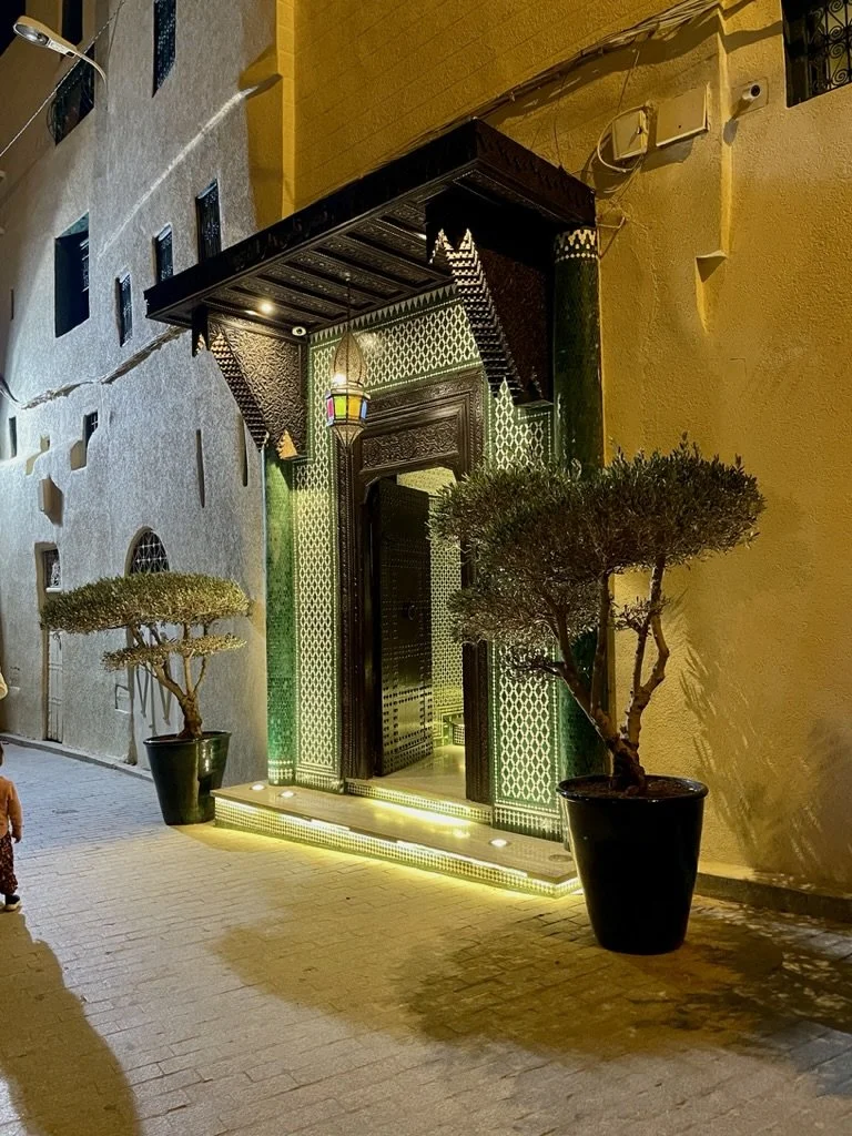  “ Riad  has become a common term to denote traditional Moroccan houses in general, particularly those converted into tourist accommodations. ”  