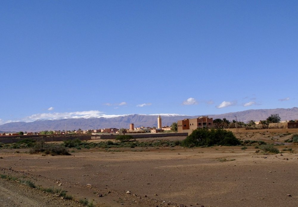  Approaching the region of&nbsp;Drâa-Tafilalet, south of the&nbsp;High Atlas and north of the Little Atlas&nbsp;in southeastern&nbsp;Morocco … the Tinghir Province. 