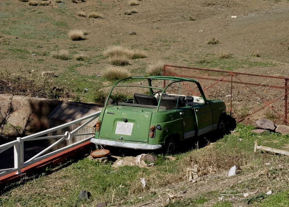 Parking at the Café-restaurant Assanfou, Tizi N'Tichka.