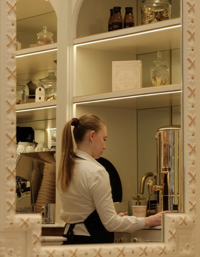 Angelina Paris depuis 1903.