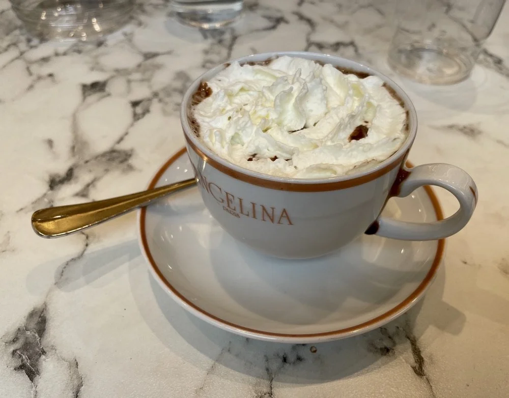  Angelina Paris depuis 1903.  . 