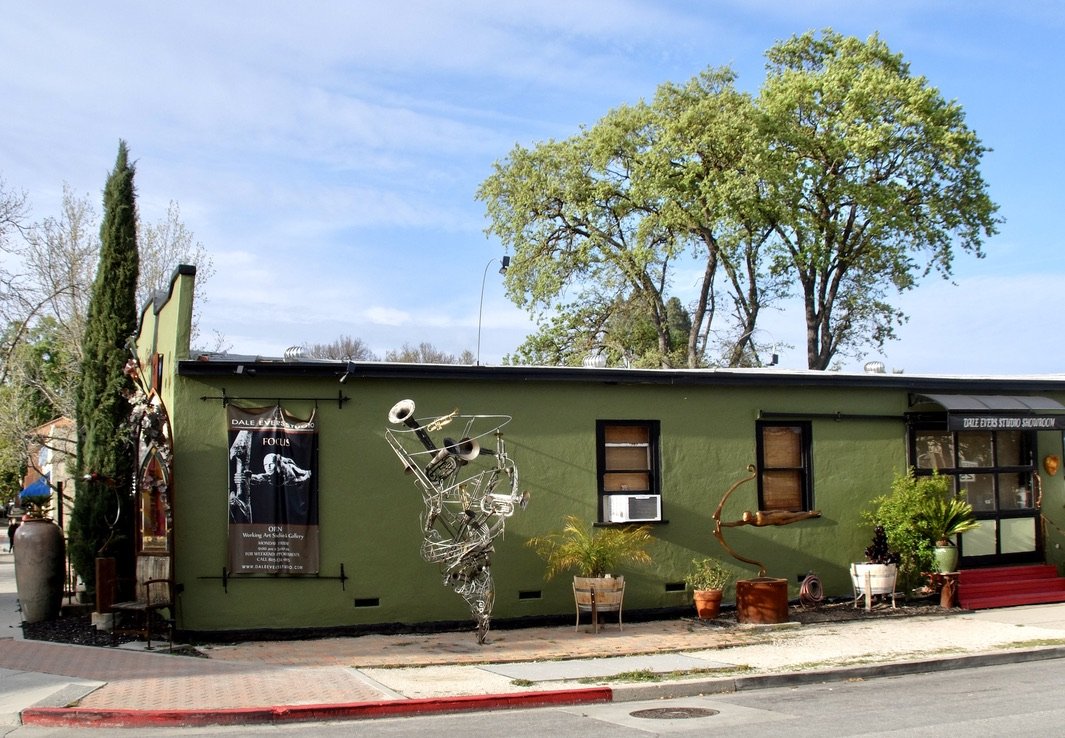 Studio of the artist Dale Evers from the previous sculpture.