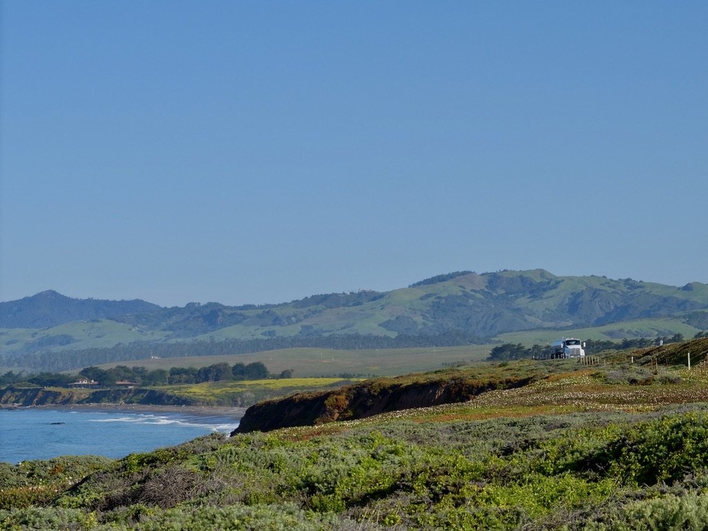 A good place for a semi driver to take a morning rest. Cambria, CA.