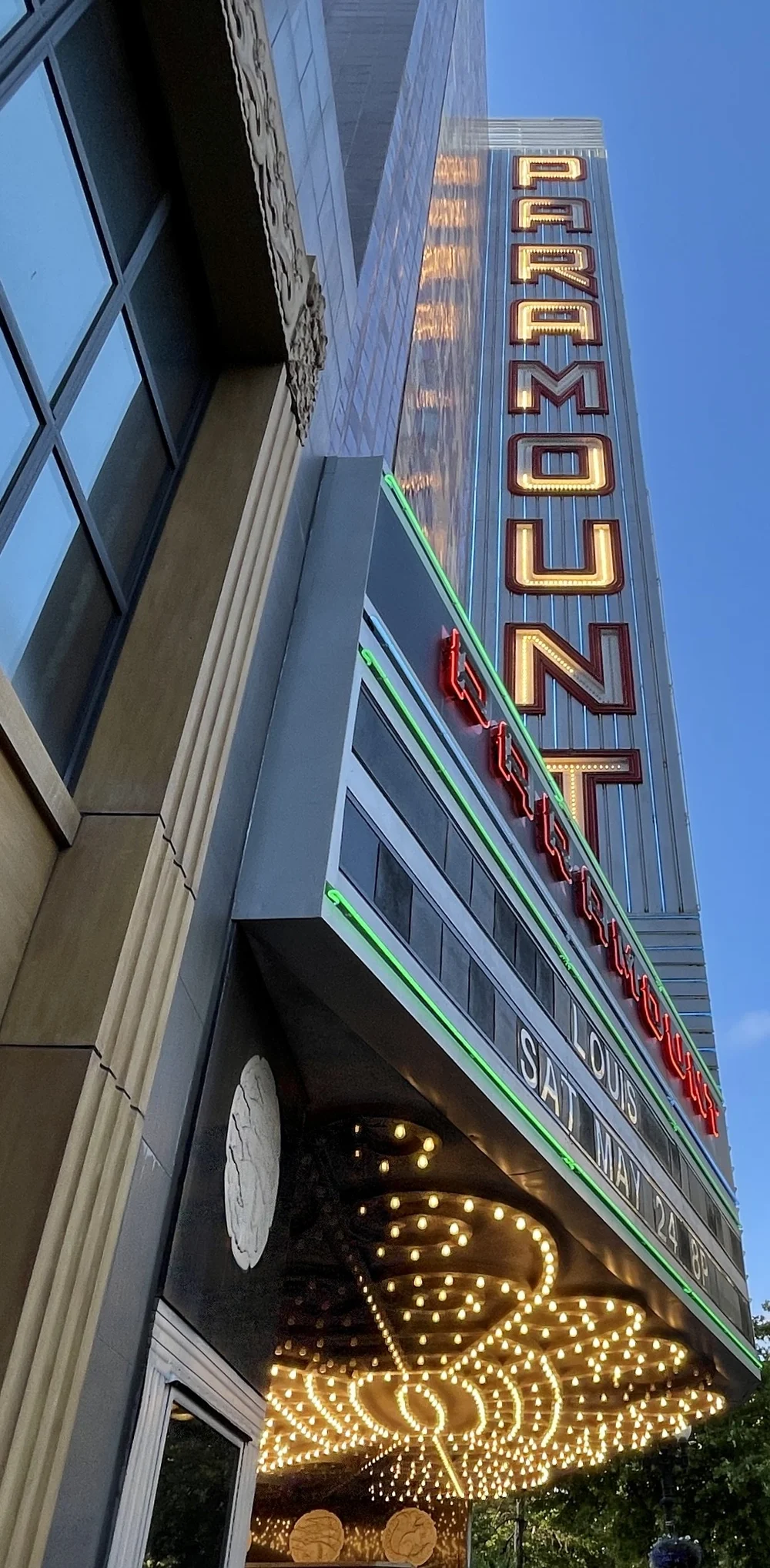  “The Paramount Theatre is a 3,040-seat  Art Deco concert   hall located at  2025 Broadway in  Downtown Oakland. When it was bu ilt in 1931, it was the largest multi-purpose theater on the West Coast, seating 3,476.” 