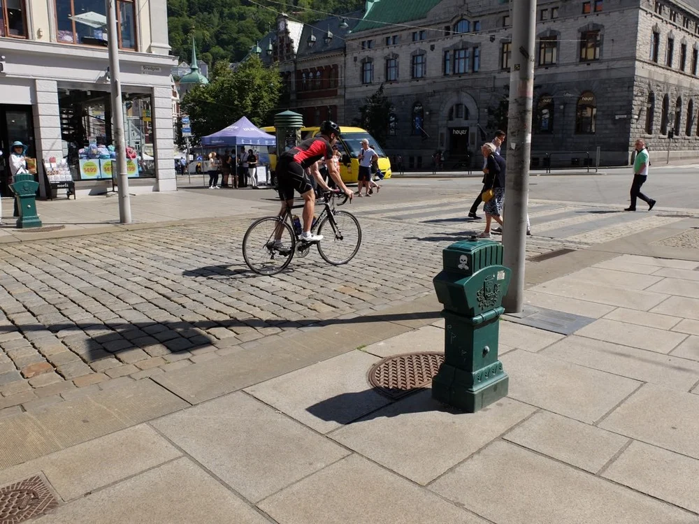  Yes stickers on a fire hydrant, even in Norway. 