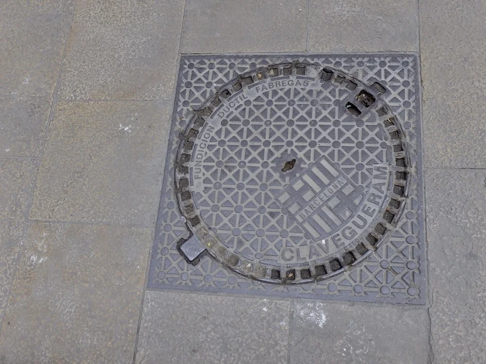  “CLAVEGUERAM” from Catalan to English - "sewer".   