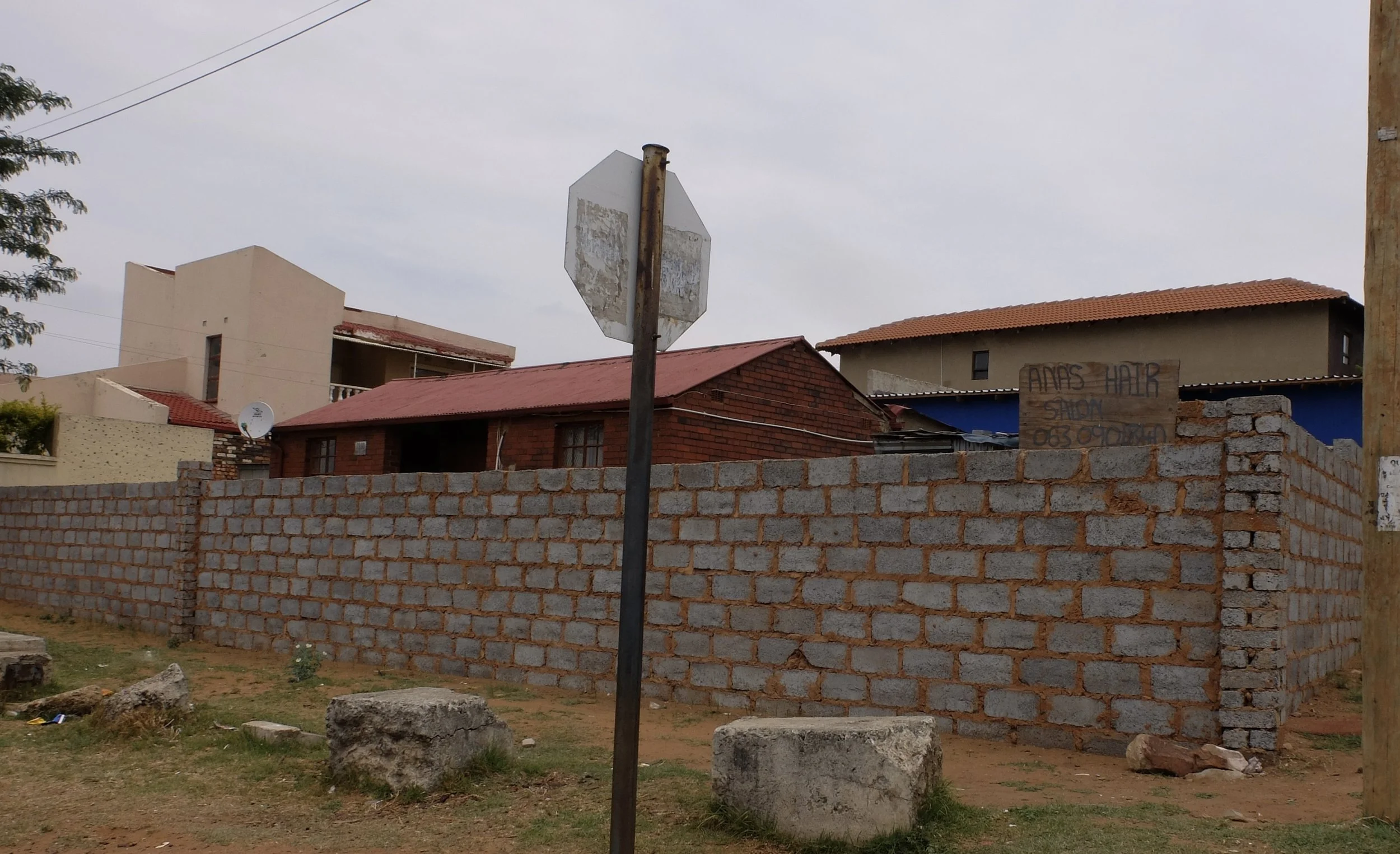  A better house with a small business on the edge of Soweto, Joburg, ZA. 