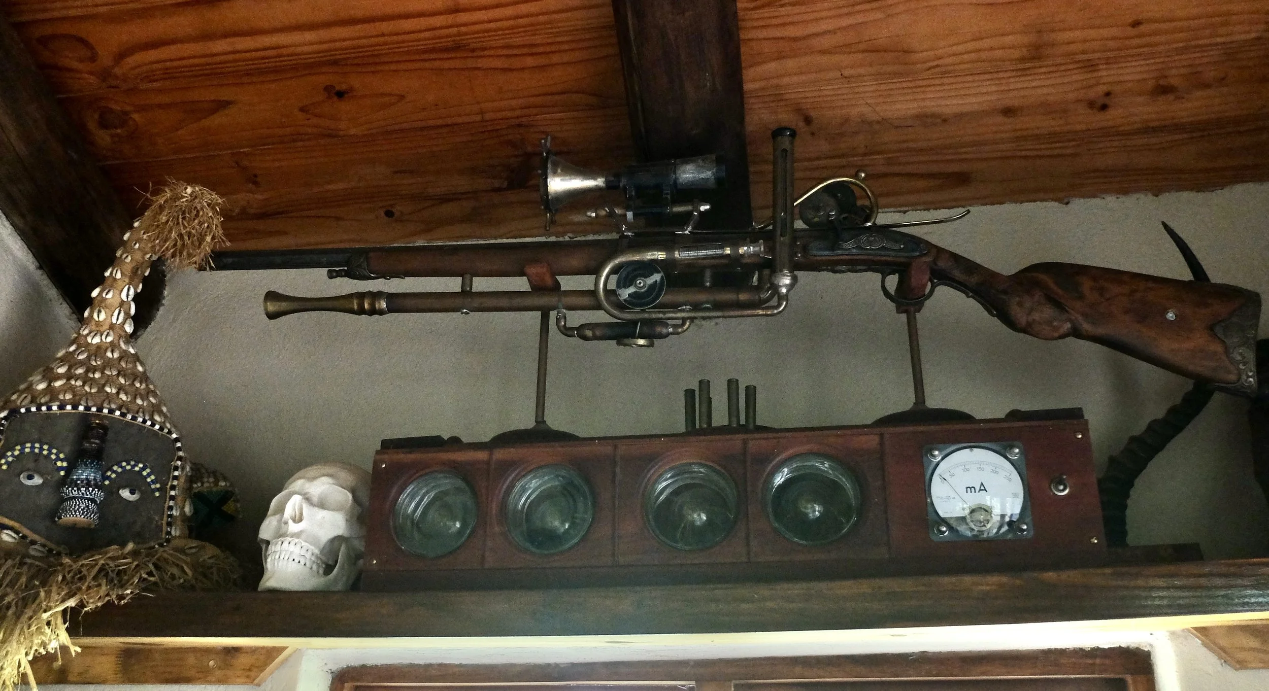  I could only imagine the weight of this rifle.  The Oom Paul Kruger Library.  