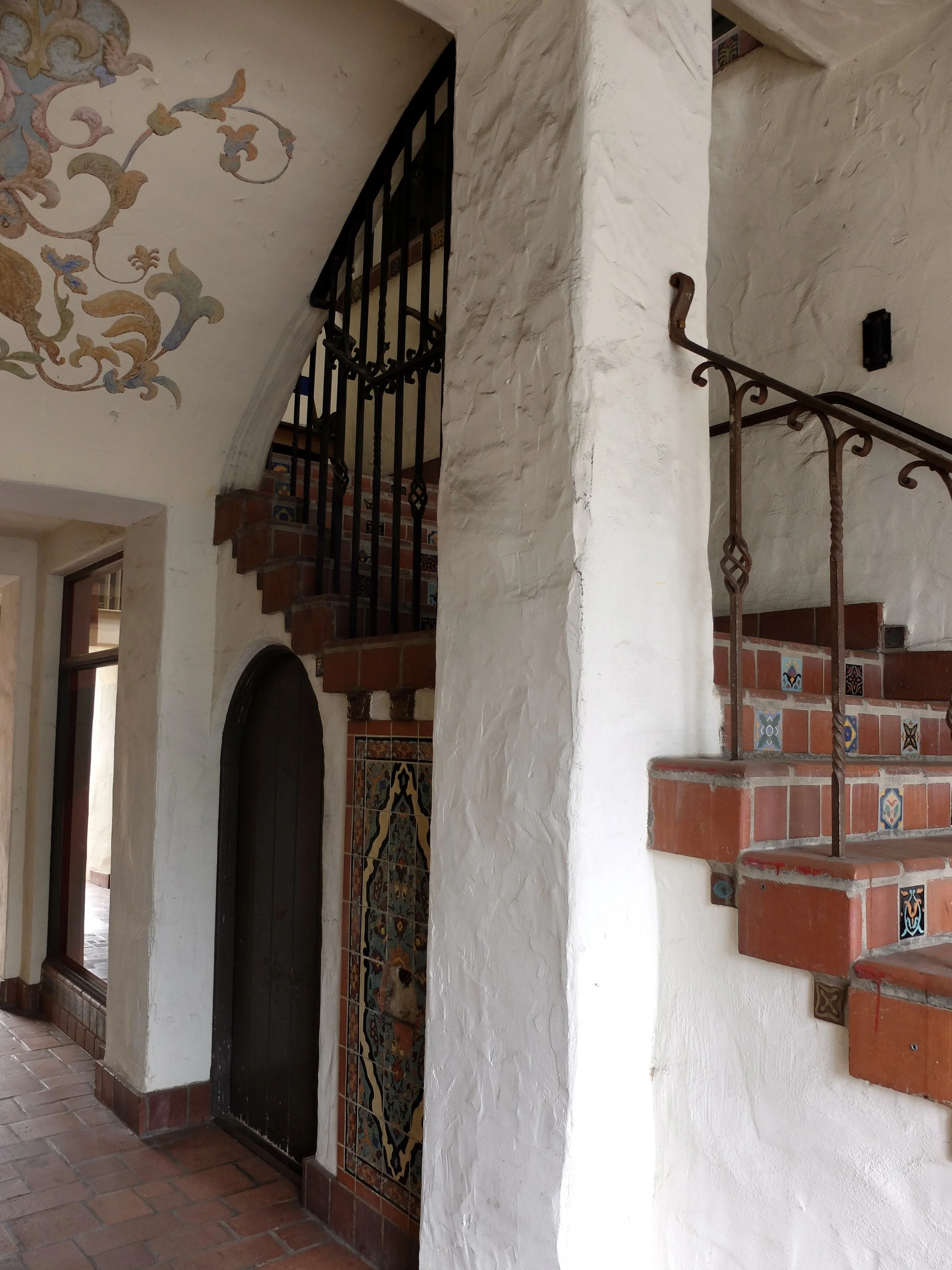  Alleyway into the Carmel Coffee House. 