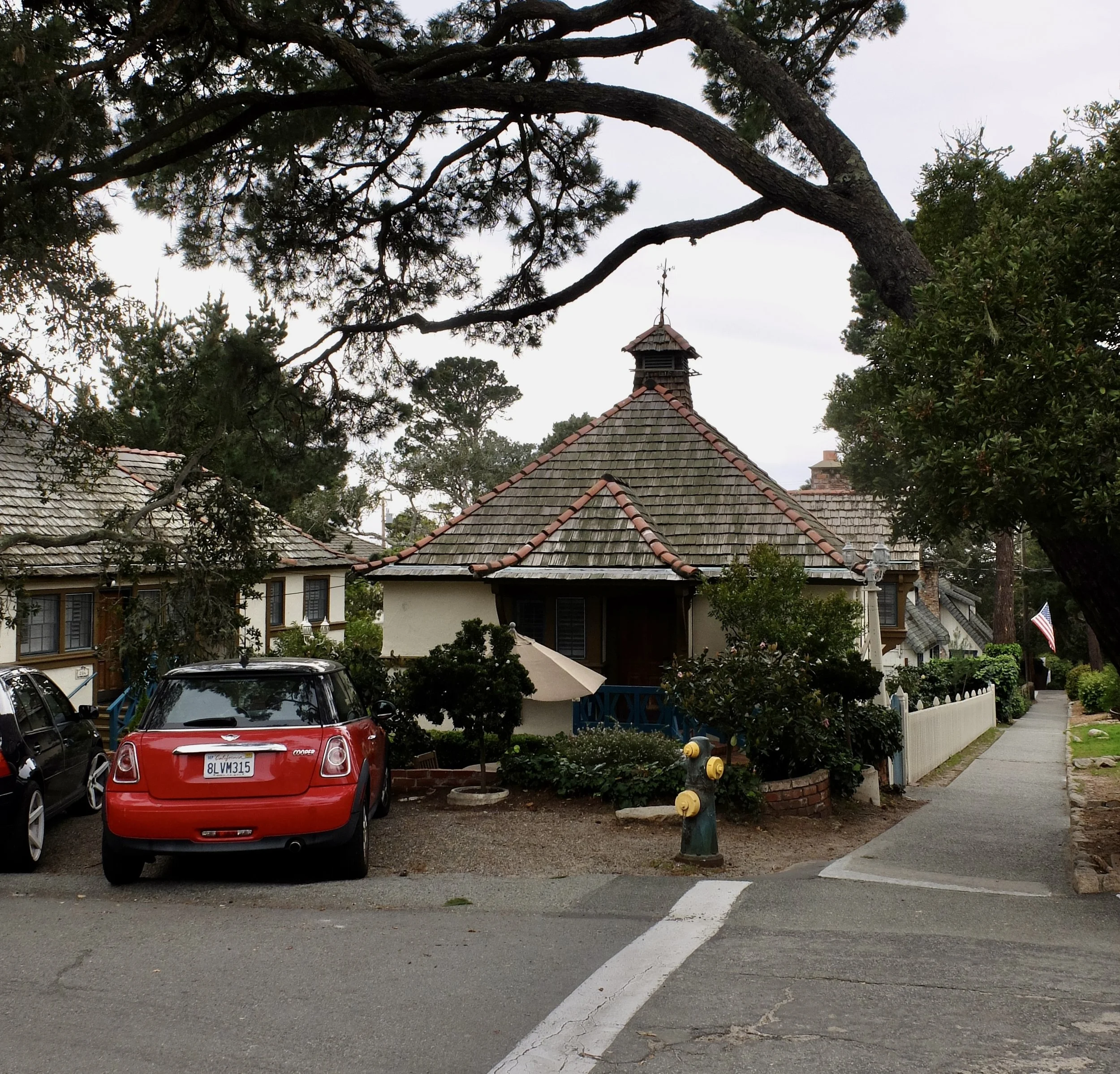  Carmel-by-the-Sea at the beginning of Ocean View Blvd. 