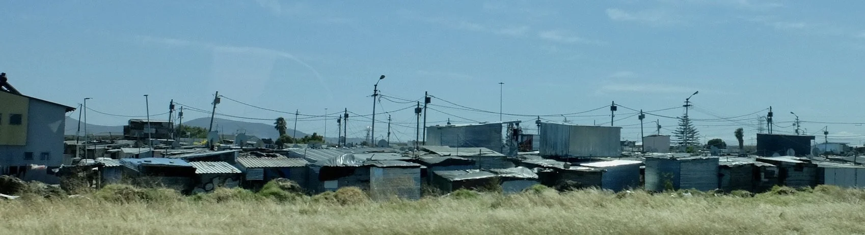  An informal housing settlement along the way. 