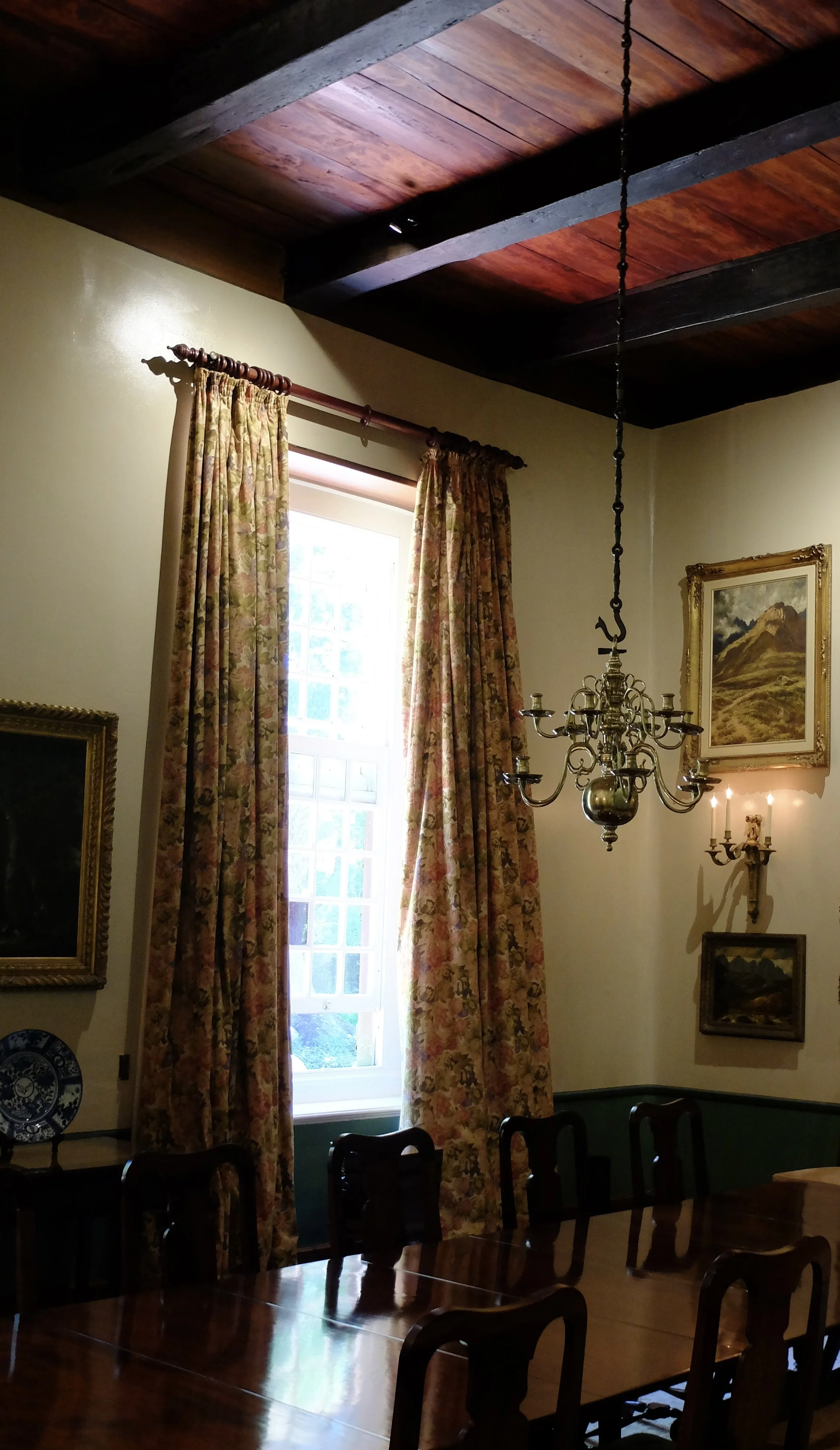  The Vergelegen Estate manor house interior had some remodeling in 1917. 