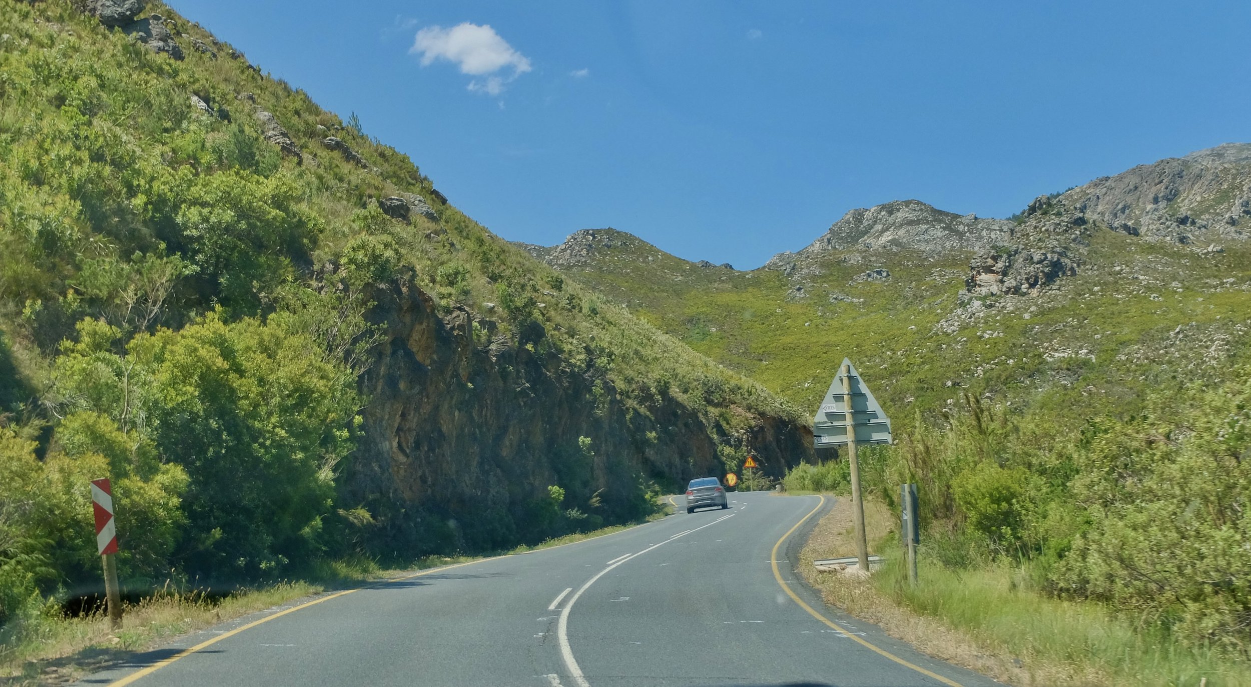  In 1823  a  new pass was constructed  “…using troops of the Royal African Corps. it was completed in 1825 costing £8,000.  After falling into disrepair in 1930 it was rebuilt in 1933 and again in 1963 when the road was tarred."  736 m (2,415 ft) 