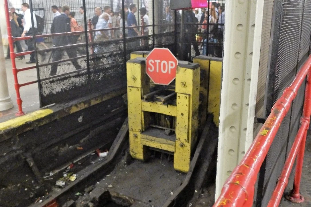  One end of the 42nd Street/Grand Central/Times Square Shuttle. These are the only two stations it services. 