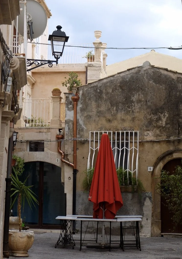  Pretty &amp; nice copper bends in Siracusa, Sicily, Italy. 