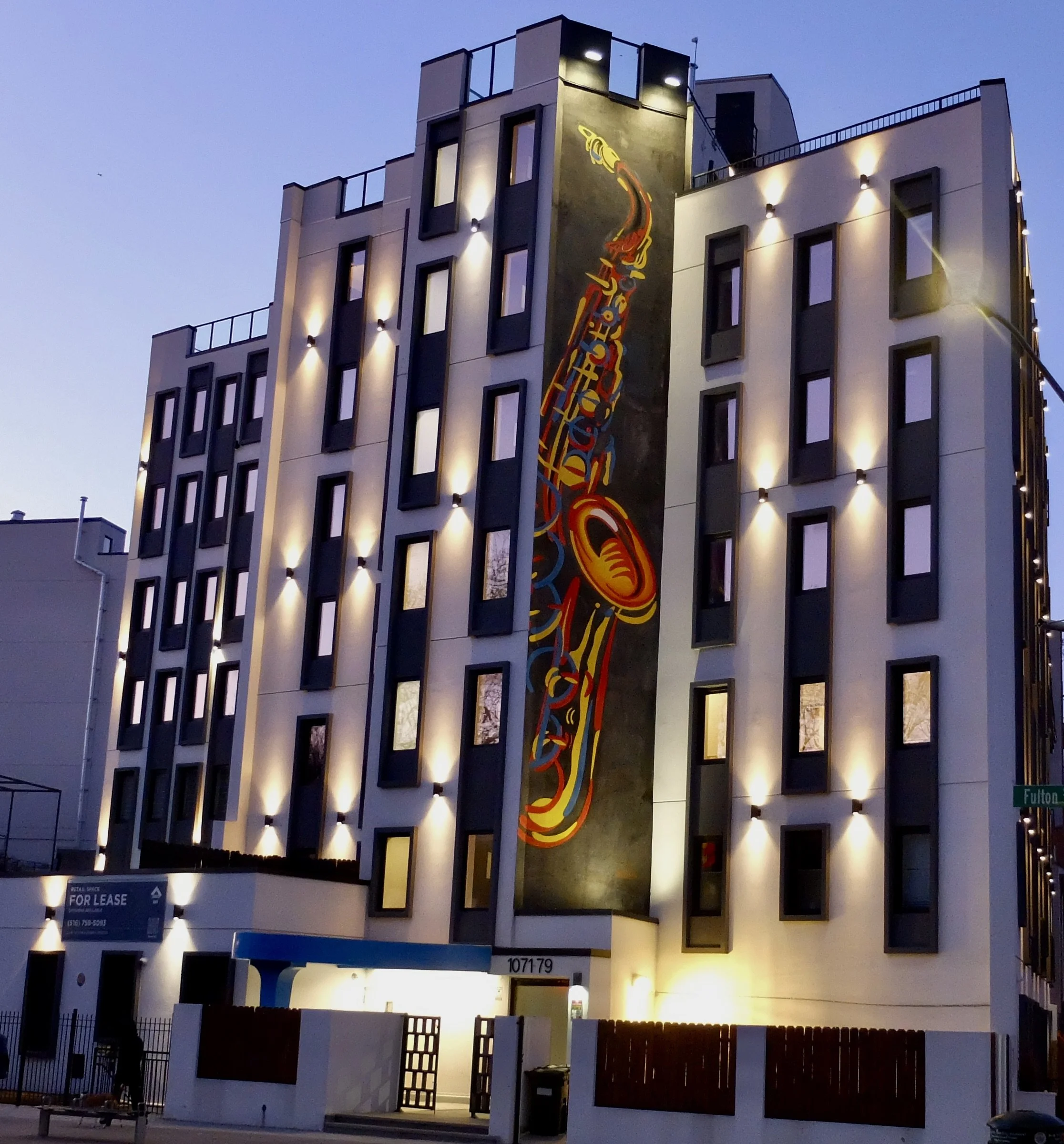  Walking along Fulton Street to OTWAY in Clinton HIll Brooklyn for dinner. 