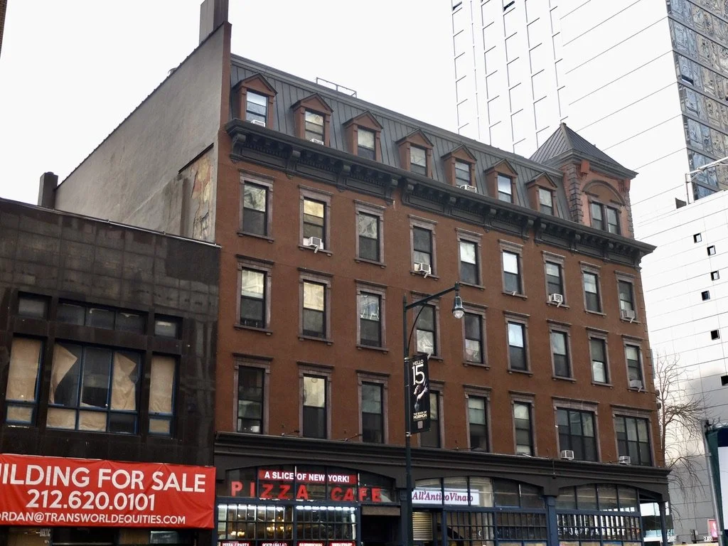  “A Slice of New York” on 8th Ave. 