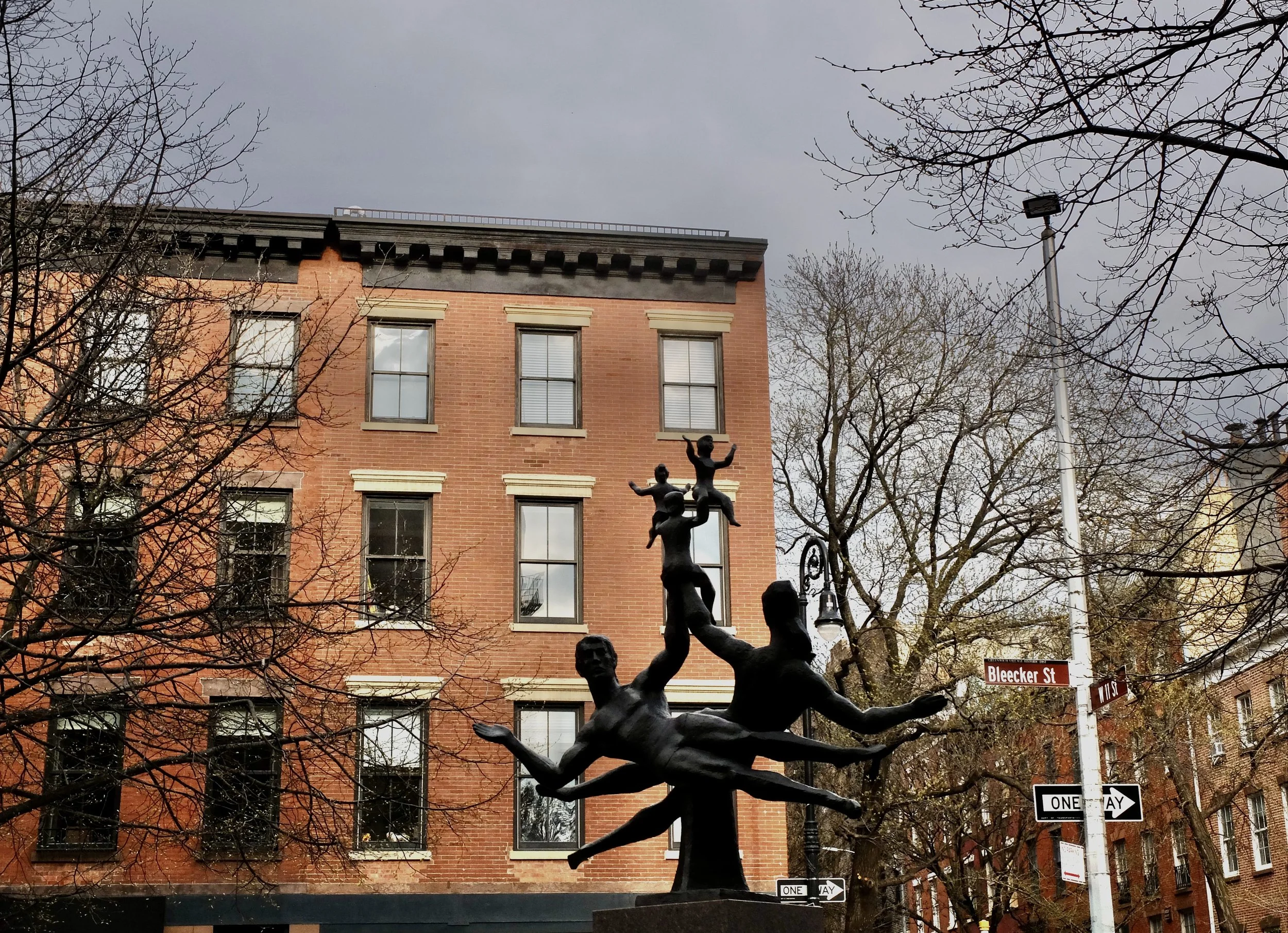  T HE FAMILY , 1979 by Chaim Gross.  Dedicated to the City of New York 1991 In Honor of Edward I. Koch Mayor 1978-1989.  Some folks really liked Ed Koch,  think the Ed Koch Queensboro Bridge.  (59th St. Bridge). 