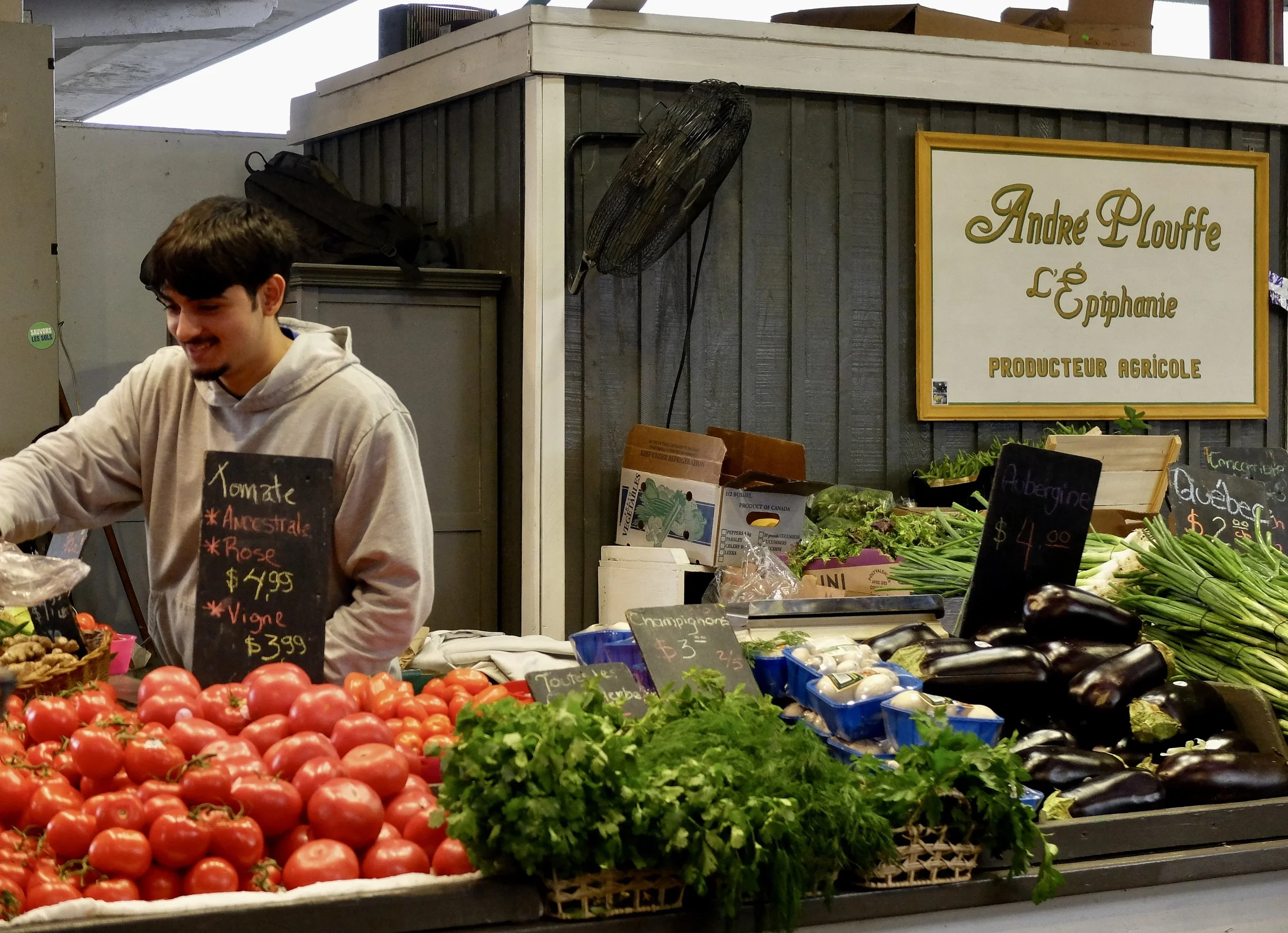  Food tour with Jesse - Marché Jean-Talon. 
