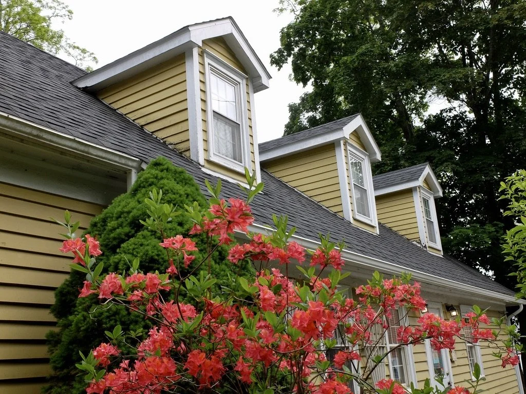  ORCHARD HOUSE, c. 1775 Heritage Property, Town of Mahone Bay, Nova Scotia.  Pearl's Vintage &amp; Famous Town Pie Shop 