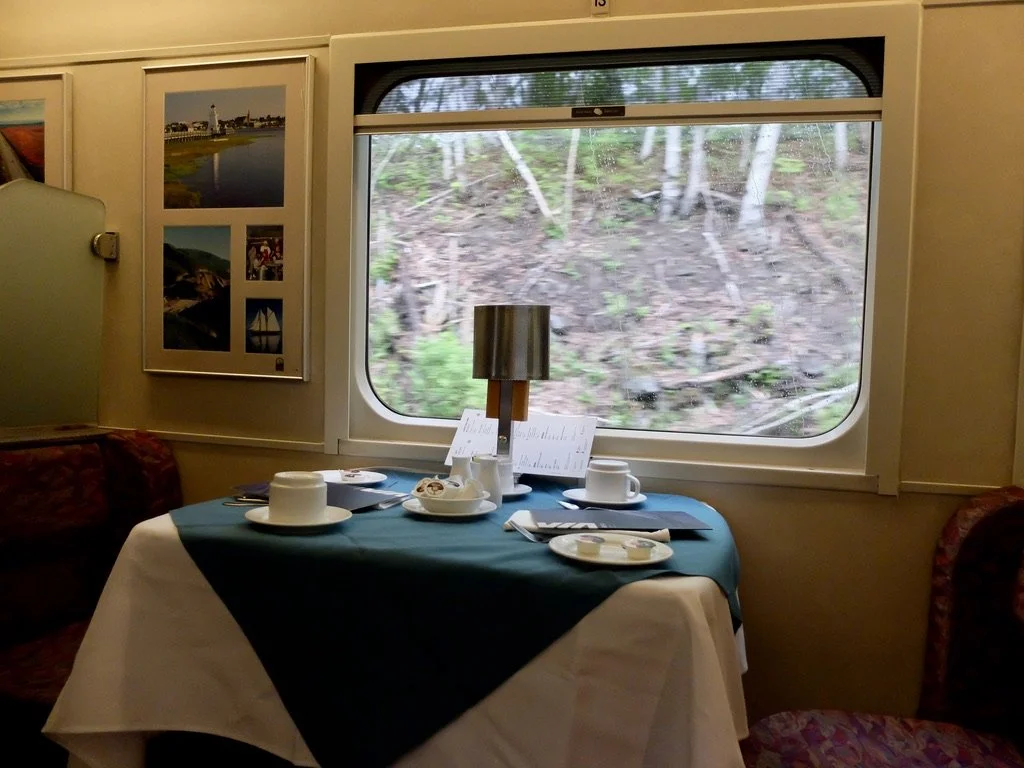  VIA sleeper train to Montréal.’s dining car had 2 tops &amp; four tops.  The dining cars in our next train, from Toronto to Winnipeg, had only four tops in the dining car. 