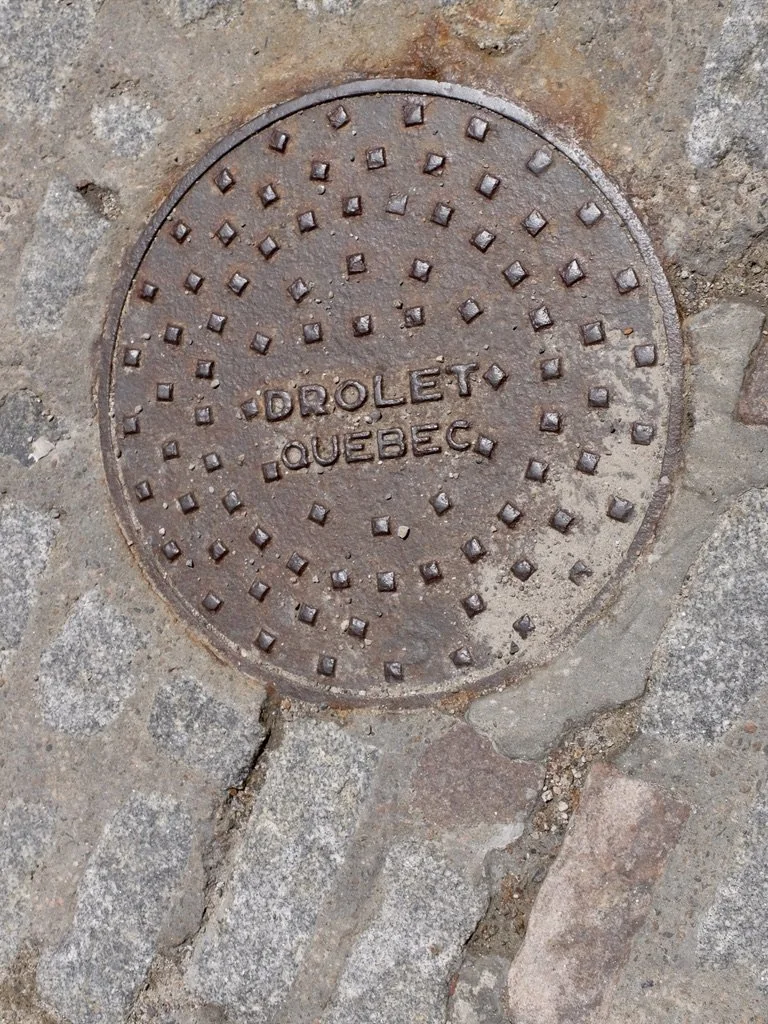  DROLET?  Name of a company??   Ville de Québec. 