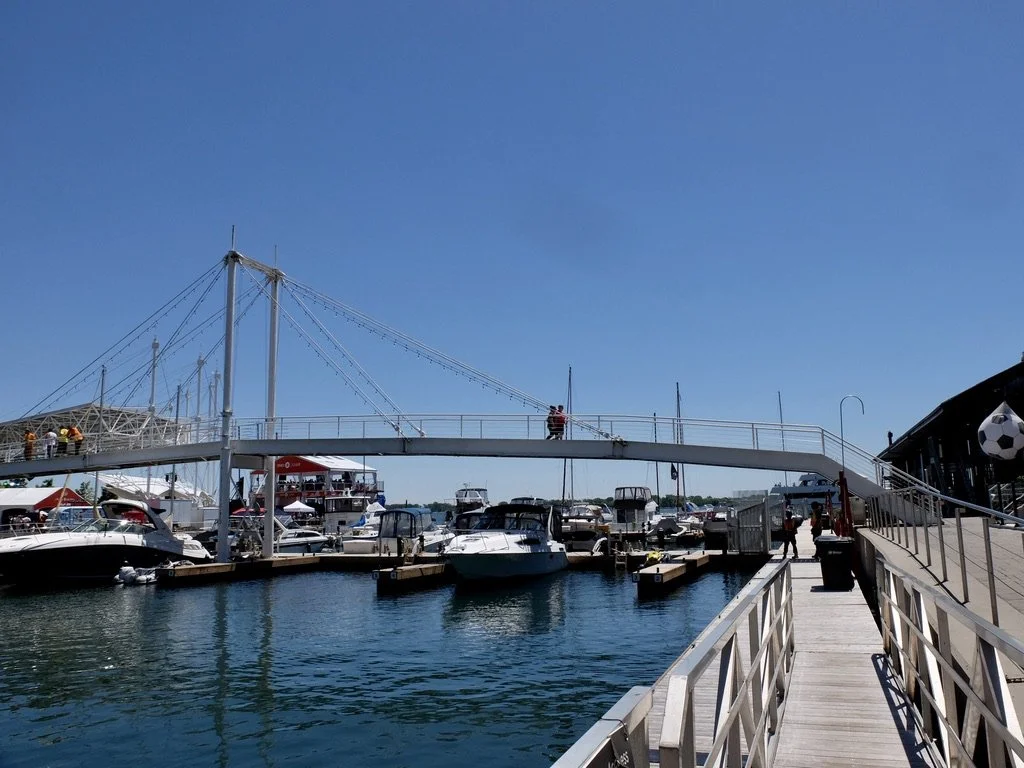  "The Amsterdam Bridge in Toronto was donated to the city in 1974 by the Mayor of Amsterdam during a period when Toronto was a sister city to Amsterdam."  It "... commemorates the twinning of Toronto and Amsterdam in 1974. Similarly, a bridge that cr