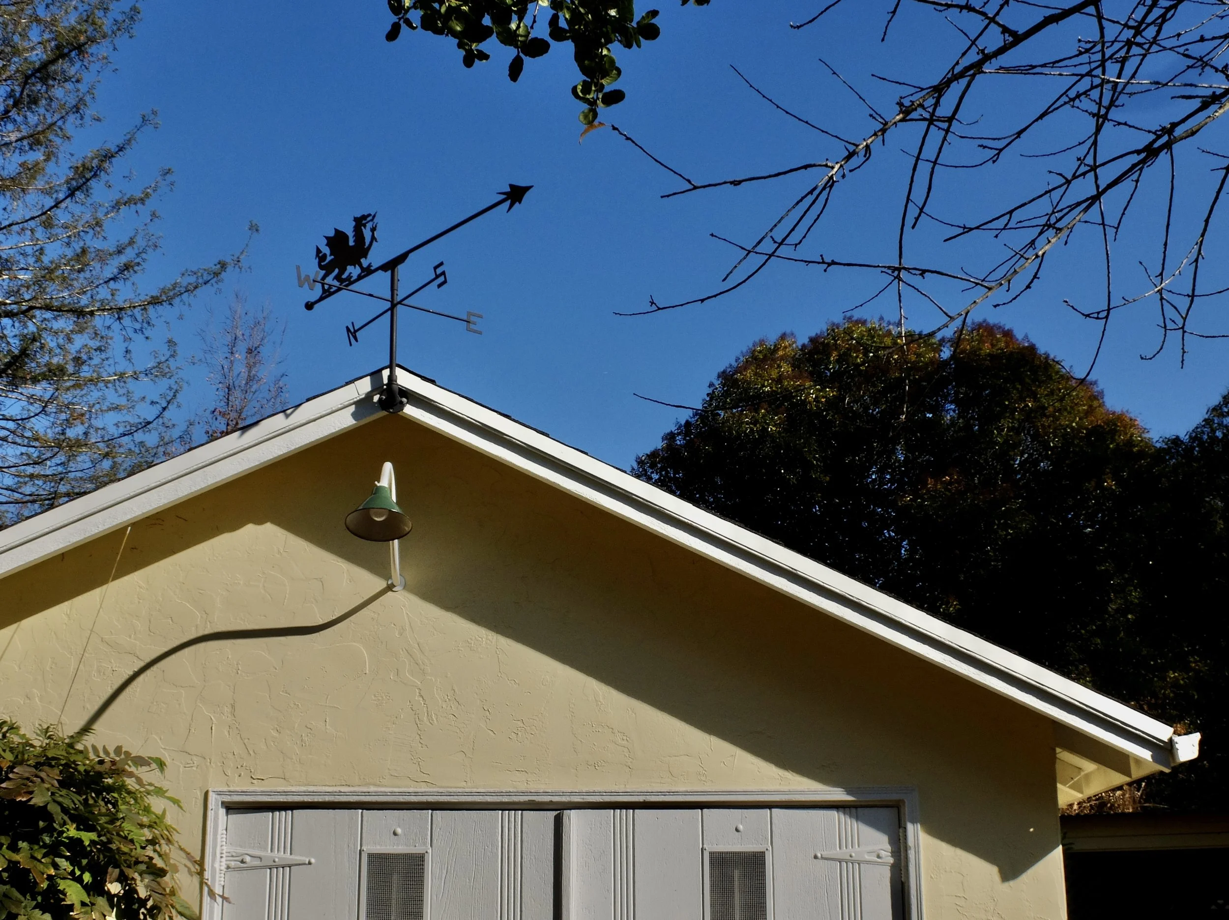  Kentfield along Kent Ave, CA - Nov. 2020. 
