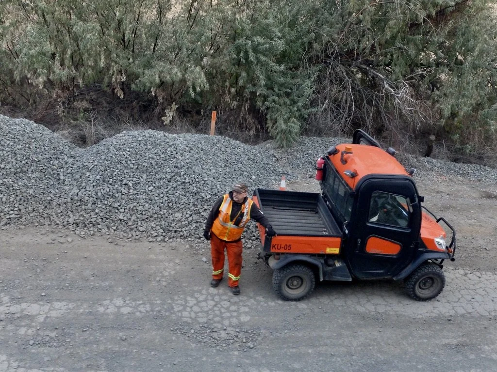  He didn’t but most often workers waved as we went by. 