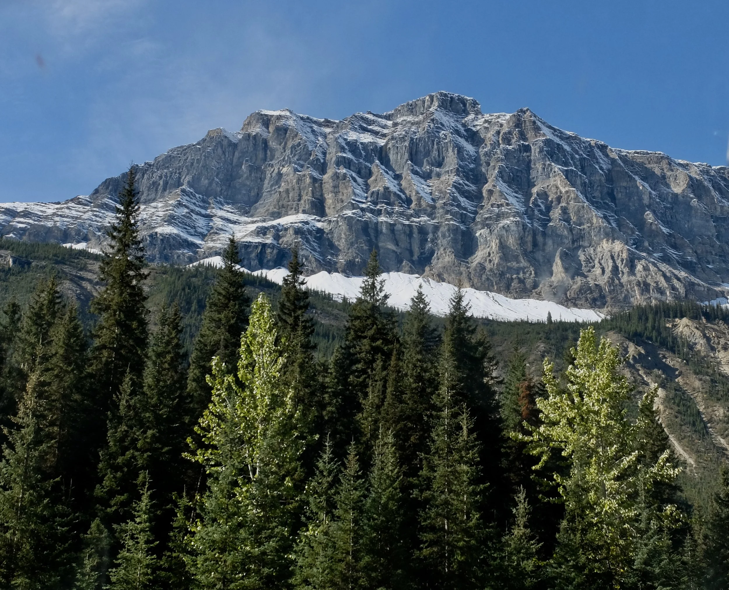  Yoho Valley Road to Takakkawa Falls. 