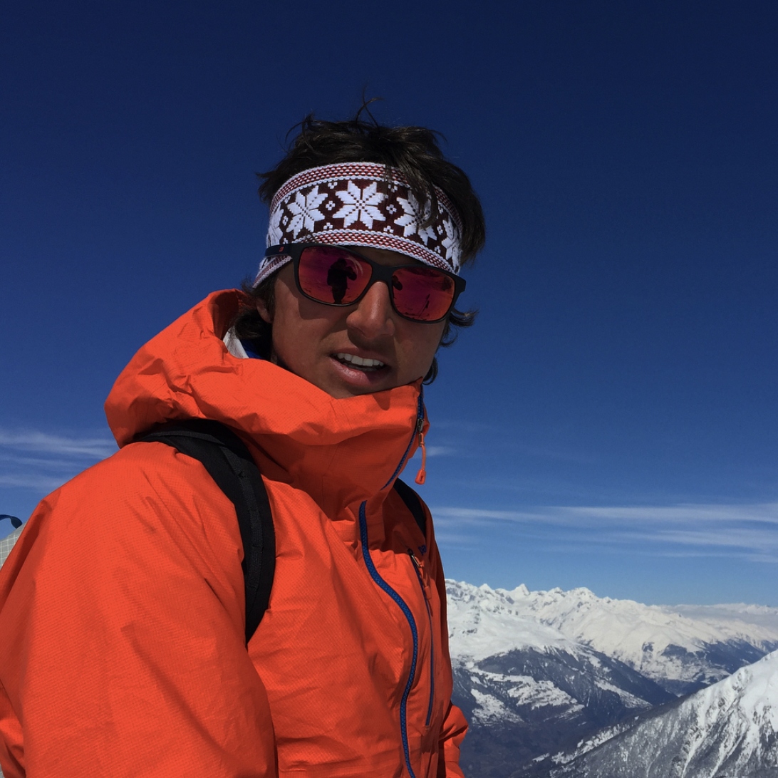 Yannick Glatthard Dès son enfance, Yannick se déplaçait dans les montagnes à chacune des quatre saisons, qu'il s'agisse de neige, de glace ou de rocher. Après six ans dans la Coupe du monde d'escalade sur glace et une médaille d’or aux championnats du monde, il se concentre de plus en plus sur la région alpine et la merveilleuse région du Haslital où il a grandi. Pour Yannick, le monde de la montagne est un lieu de créativité et de défi. C'est pourquoi il s'engage à respecter la nature avec POW. Instagram Website