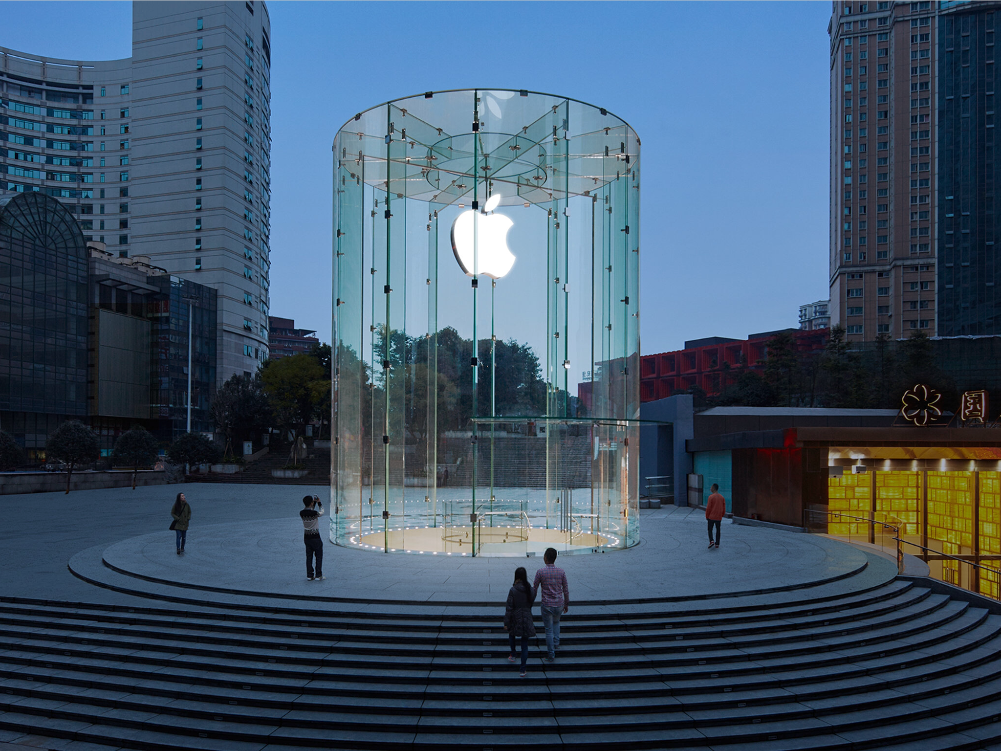 The City and Its Gods: Deus ex Machina: Byzantine Sanctuaries and Apple Stores