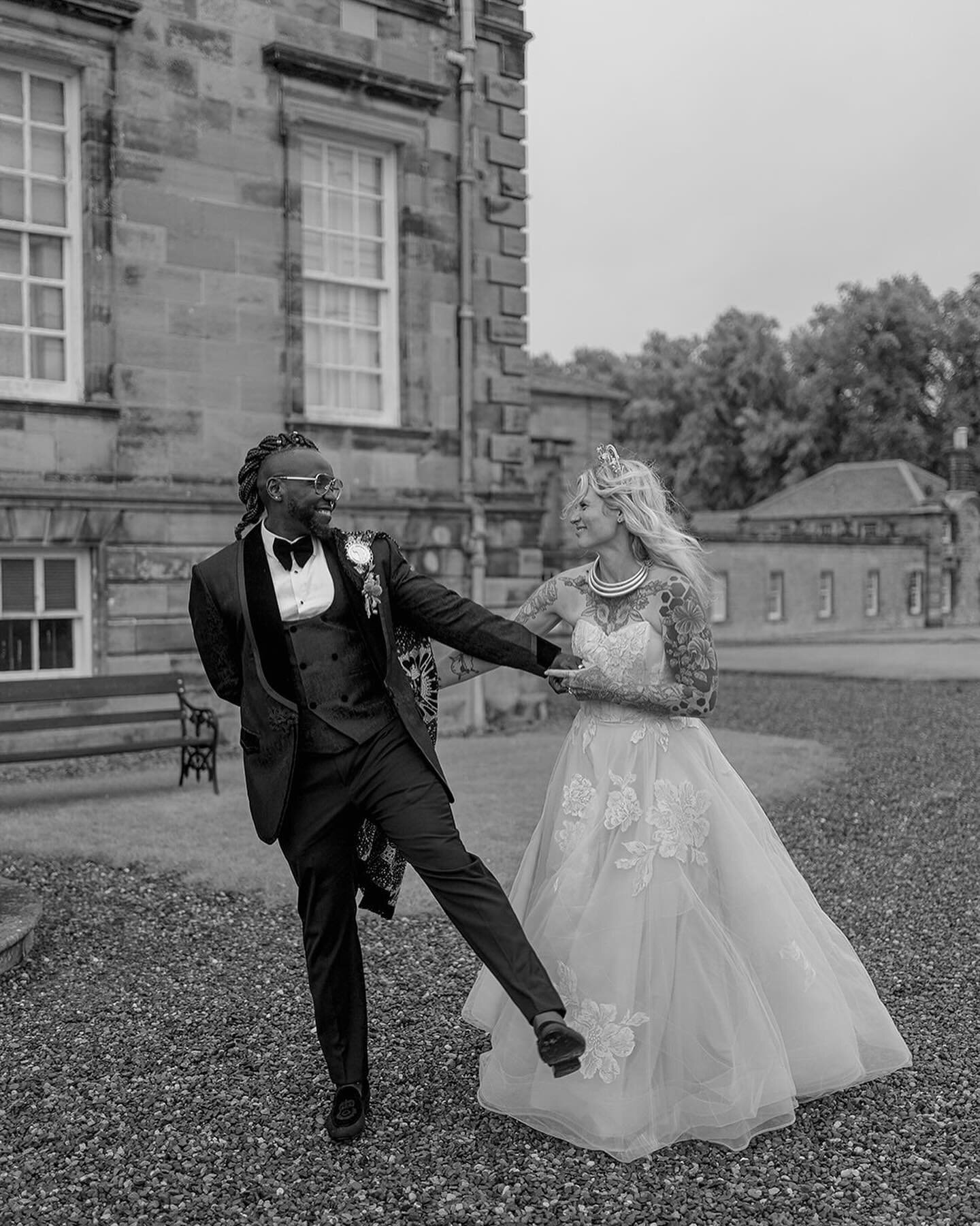 #FINDYOURWILD // K + O ♡⚡️
Straight out of a fairytale in a castle in Edinburgh, Scotland these two lovely humans celebrated their love amongst family and friends! @kateburge our beautiful stunning #realwildbride looking breathtaking in our #nudecolo