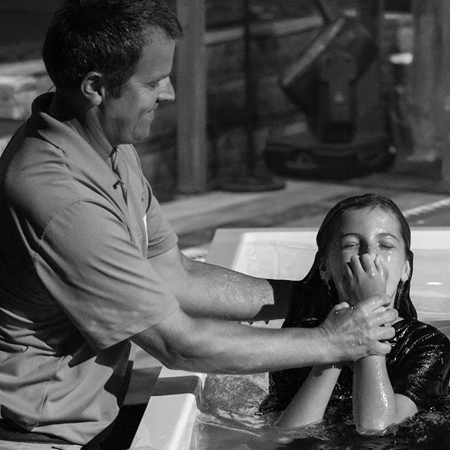 Yesterday was an incredible day here in Treasure Island! We got to learn about Jesus’ Resurrection; How He died on the cross and took the punishment that we deserve, but three days later He rose from the grave defeating sin and death forever! We then got to witness that celebration of life in one of our sweet kid’s, Liza. She declared her relationship with Jesus to all her friends and family, and reminded us that it is through our relationship with Jesus that we are also brought from death to life, are free forever, and get to spend eternity with God here on this earth and one day in Heaven. Thank you, Liza, for sharing this special day with us! We are so excited to continue to help you in your walk with God as you grow closer in your relationship with him every day!
If your child is interested in learning more about baptism, visit the link in our profile and click on baptisms for more information!
#baptism #kidsministry #kidsmin #treasureisland #portcitycommunitychurch