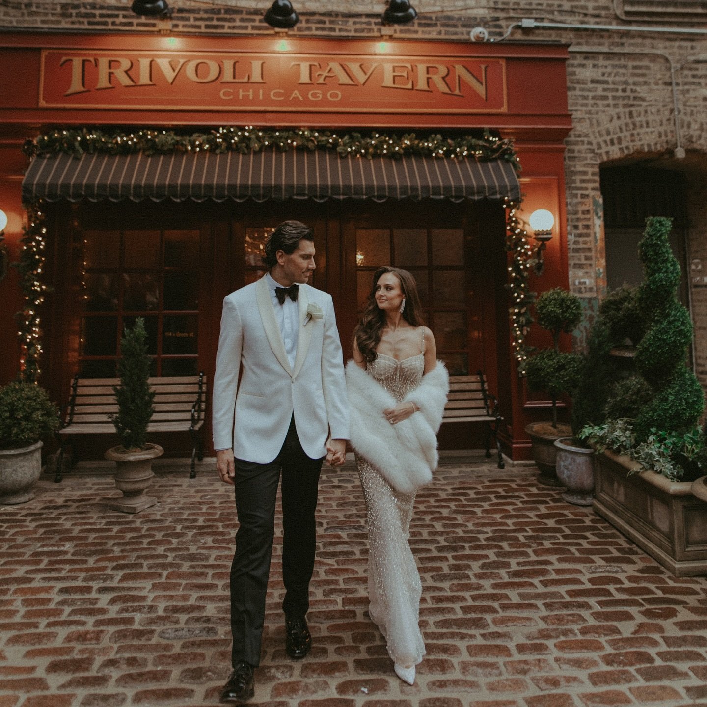 12.31.24 | Chloe + Austin 🌹 these two 😍 what a perfect way to spend NYE!

Vendor Team: 
Venue: @trivolitavern 
Planner: @caratsandcupcakesevents 
Photo: @annafduncan 
Video: @sauerproductions 
Florals: @valeofenna 
DJ: @lukiekabuki 
Hair: @lueurbea