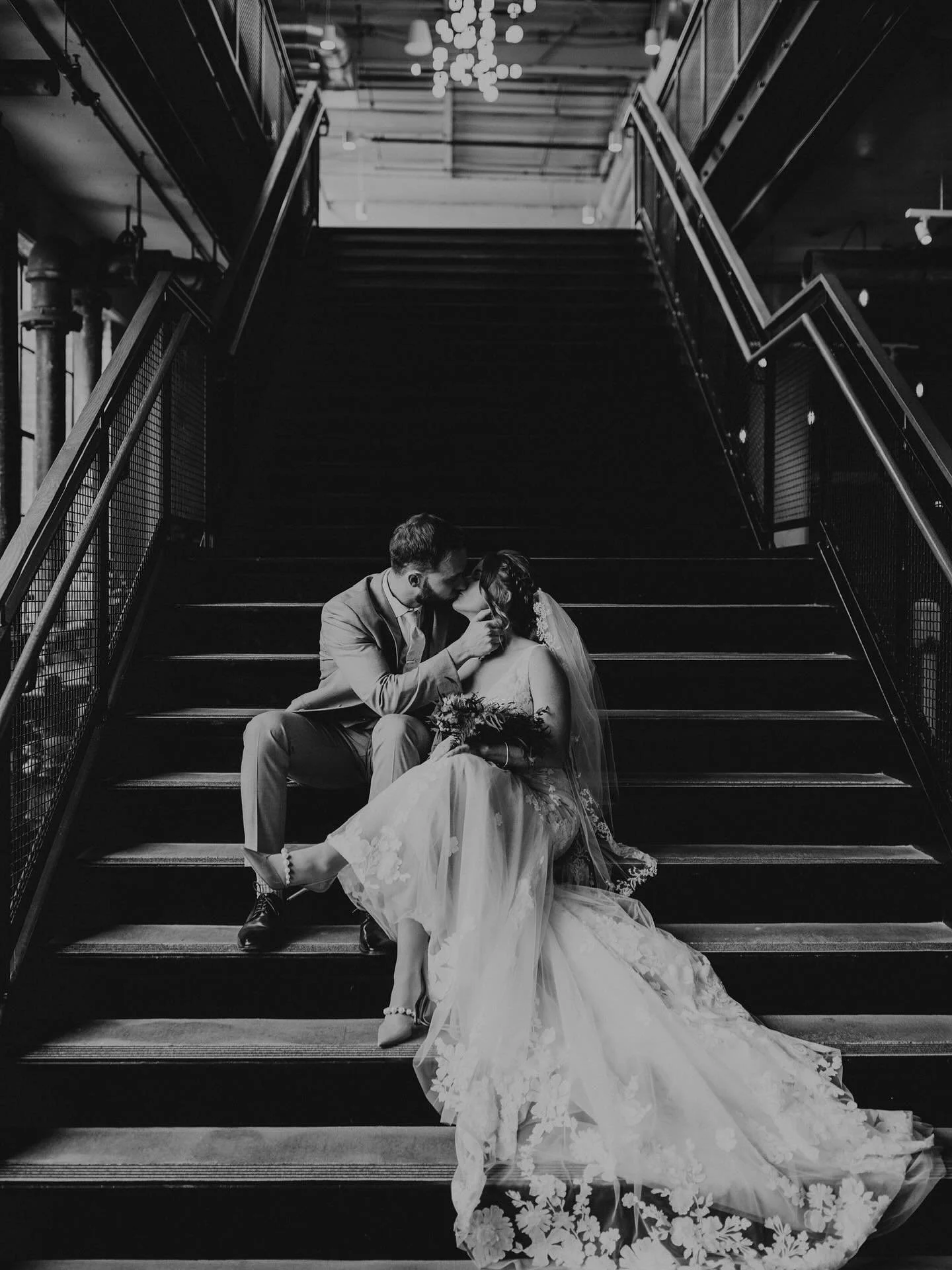 A + E ❣️

Photo: @blackbird_and_rye 
Hair: @updosbyaga1 
Make up: @shimmerandpout_bylisa 
Venue: @journeyman_distillery