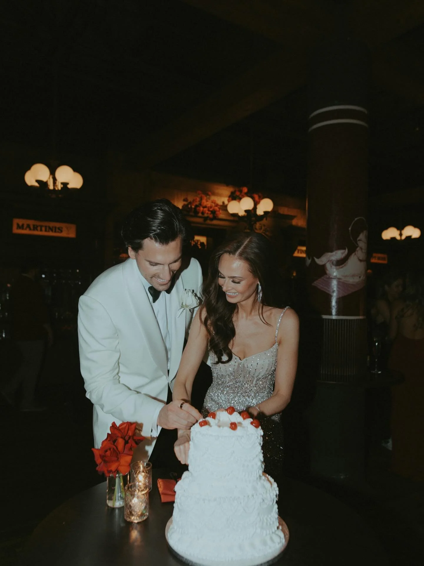 Nothing sweeter 🤭🎂

Vendor Team: 
Venue: @trivolitavern 
Planner: @caratsandcupcakesevents 
Photo: @annafduncan 
Video: @sauerproductions 
Florals: @valeofenna 
DJ: @lukiekabuki 
Hair: @lueurbeauti 
Make Up: @cade.cosmetics 
Cake: @msbunnibakery