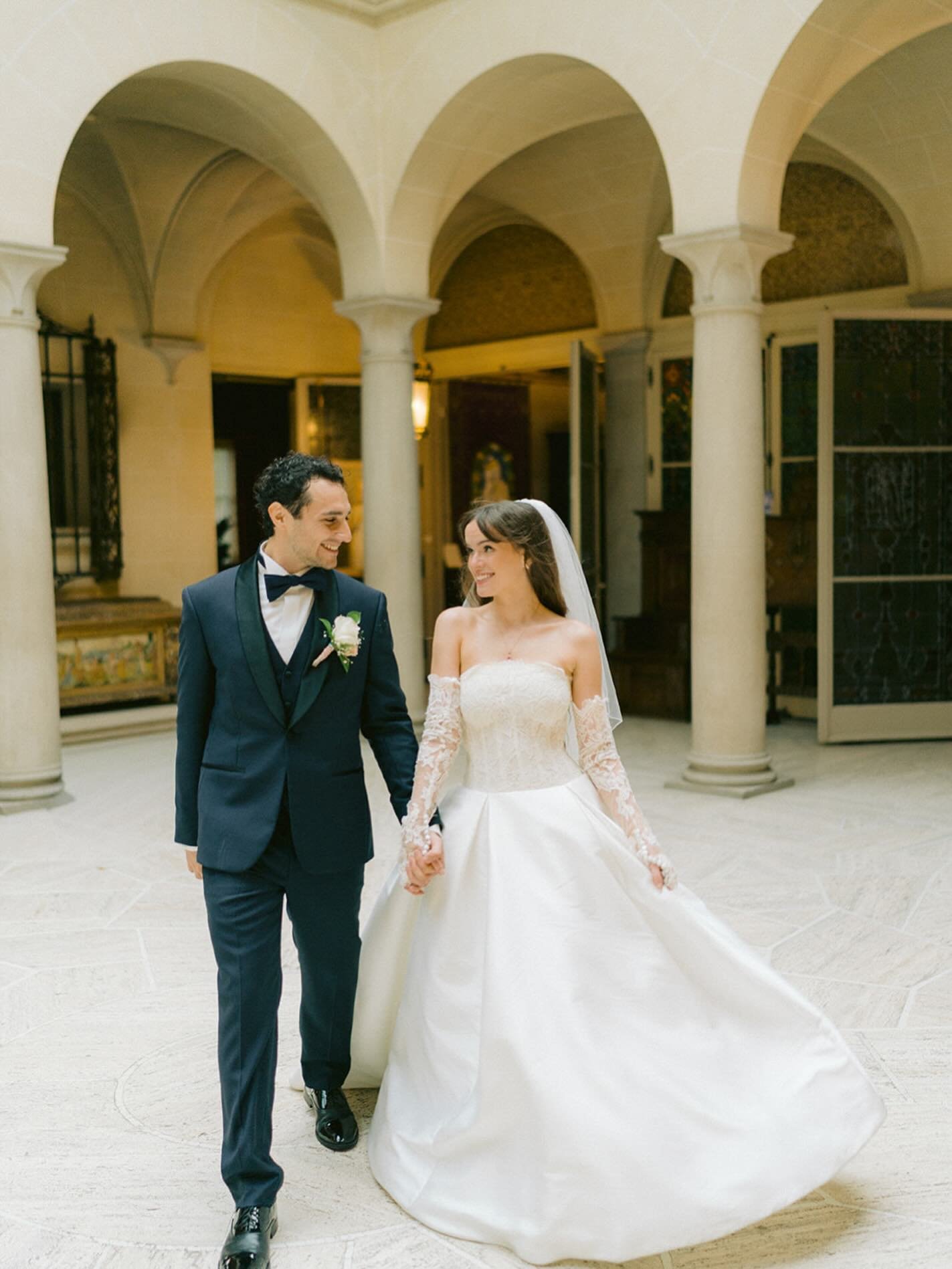 Molly &amp; Jim 💍💐🥂

Venue | @loyola_cuneomansion
Coordination | @caratsandcupcakesevents
Photography | @alisonmaephotography
Videography | @horizonmedia_il
Cake | @lovinovencakery
Beauty | @dashahamit_makeupchicago
DJ | @kidronmusic
Catering | @c