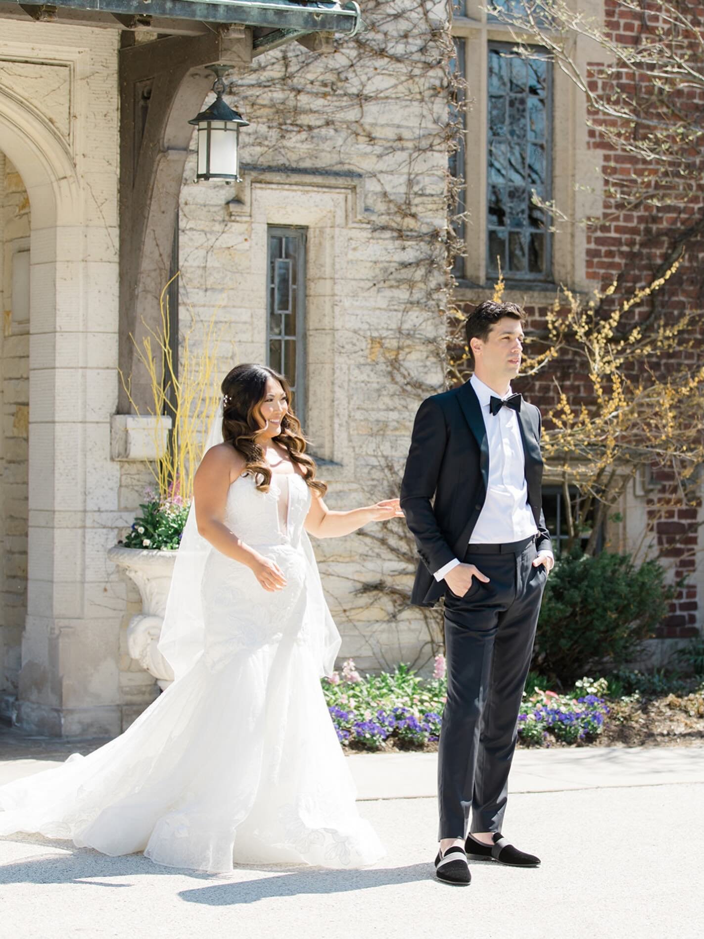 The moments in life that take your breath away 💌☺️

Bride: @chicagofoodgirl 
Photographer: @rachaelkazmier @rachaelkazmierassociates 
Video: @fourfourpictures 
Hair: @hairby_jezz 
Makeup: @itstmarieg 
Venue: @riverbendkohler