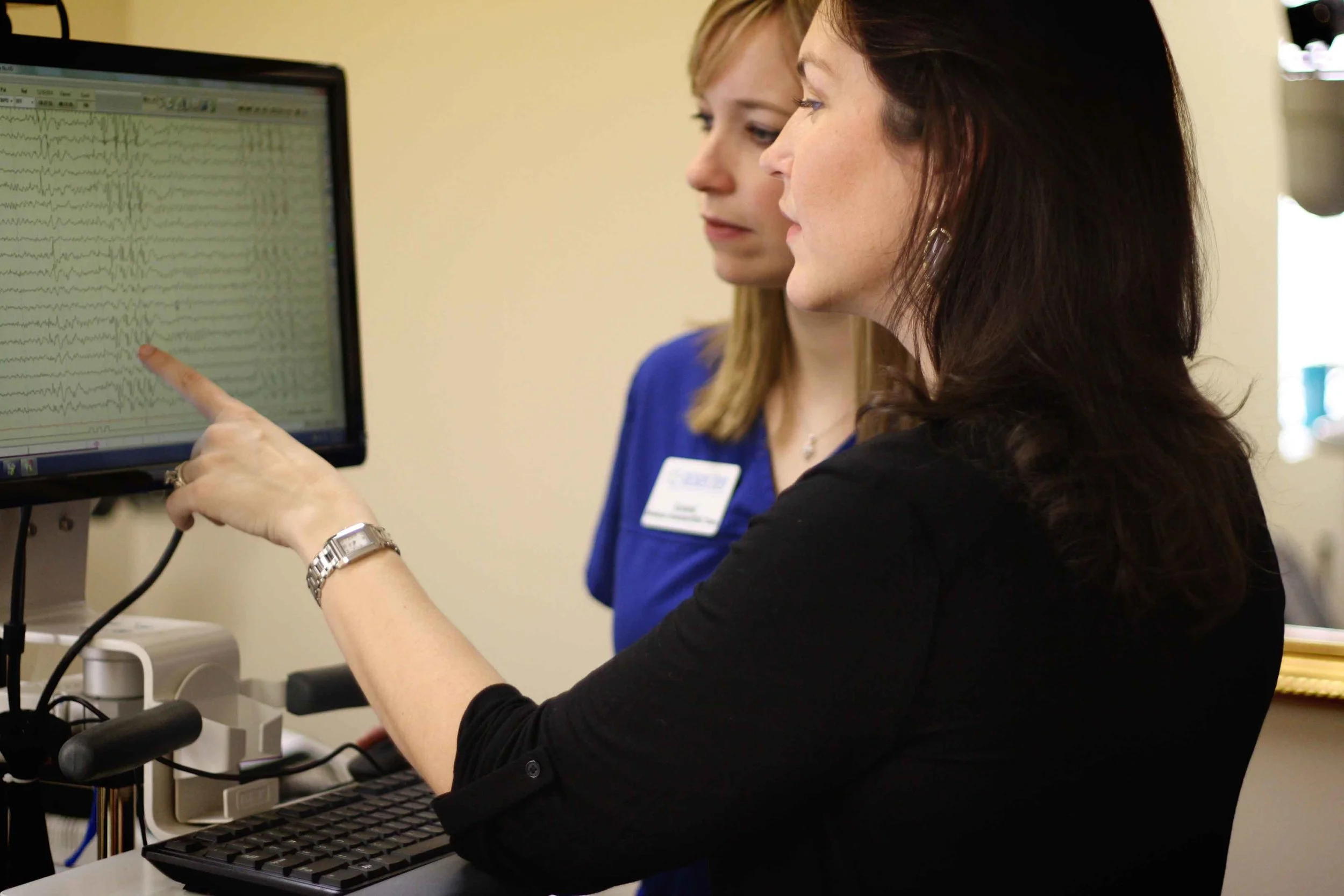 Jetter and assistant reading EEG.jpg