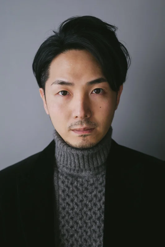 a82cc804f4-headshot.jpg