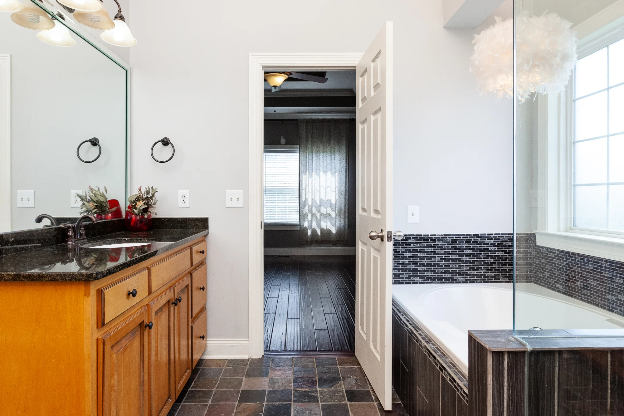 domophotos-real-estate-photography-3433 Genoa Dr-15.jpg