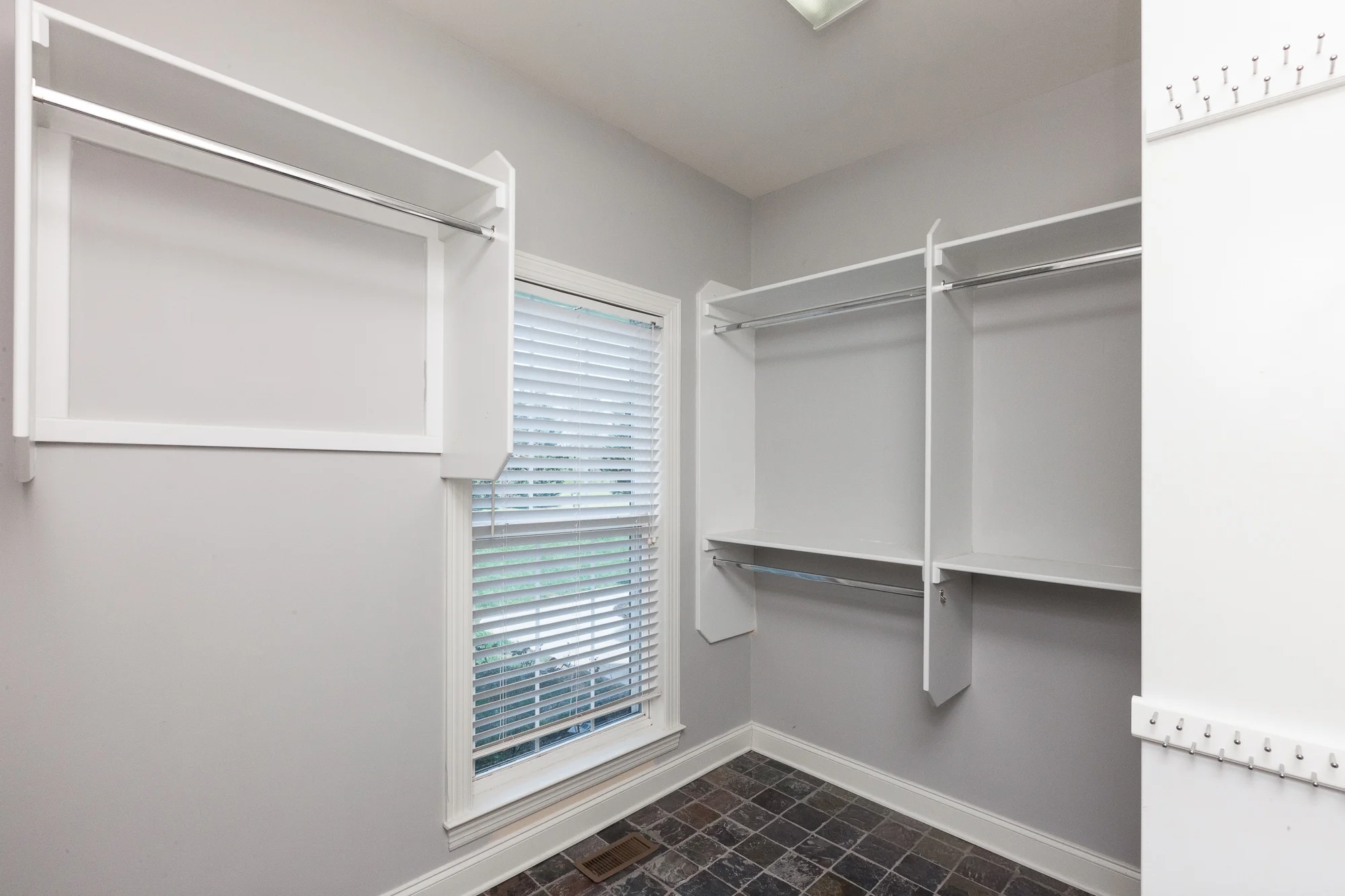 domophotos-real-estate-photography-3433 Genoa Dr-18.jpg
