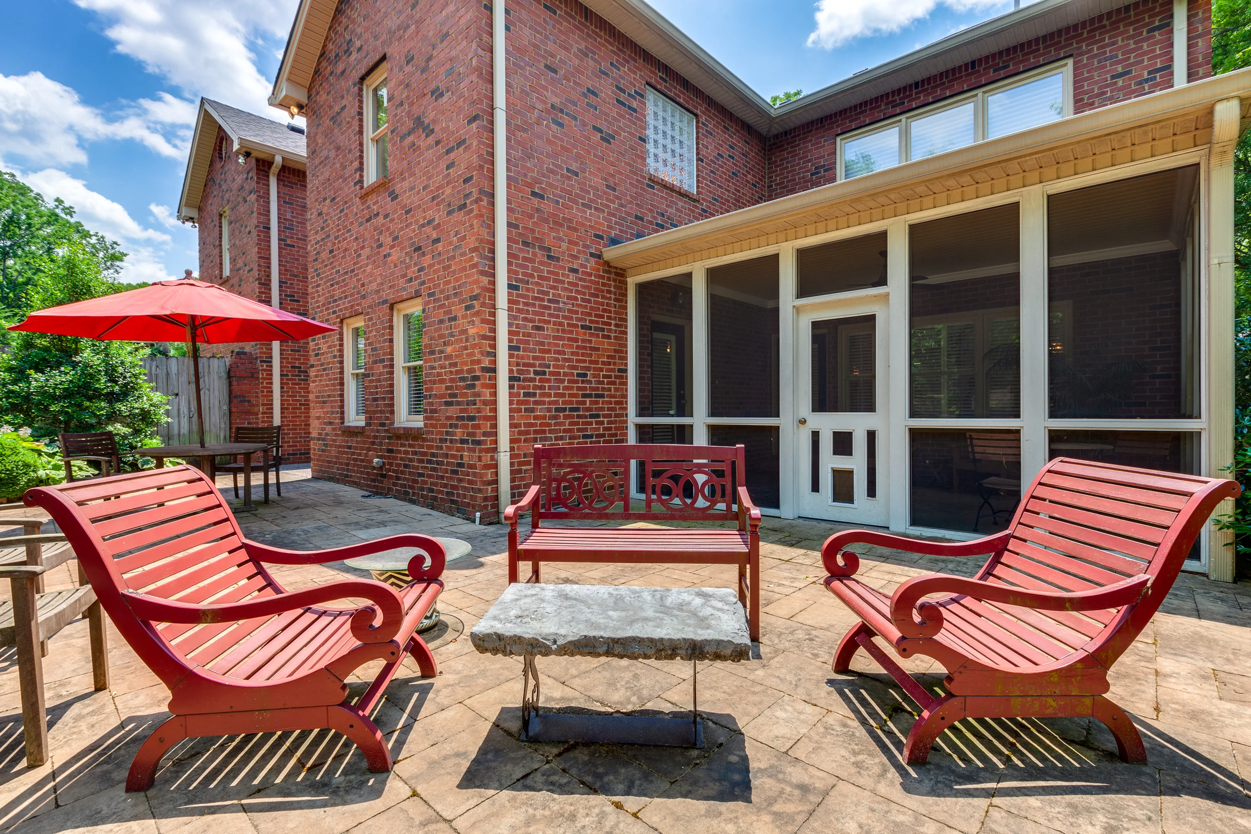 2004 Lombardy Ave-32.jpg