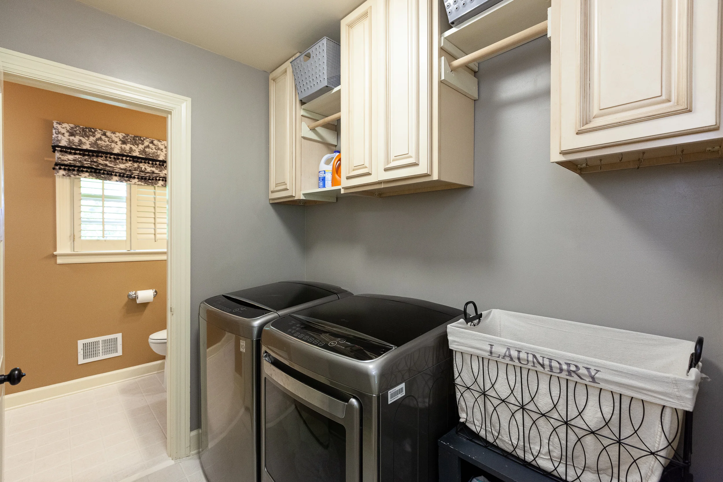 704 Summerly Dr-24.jpg