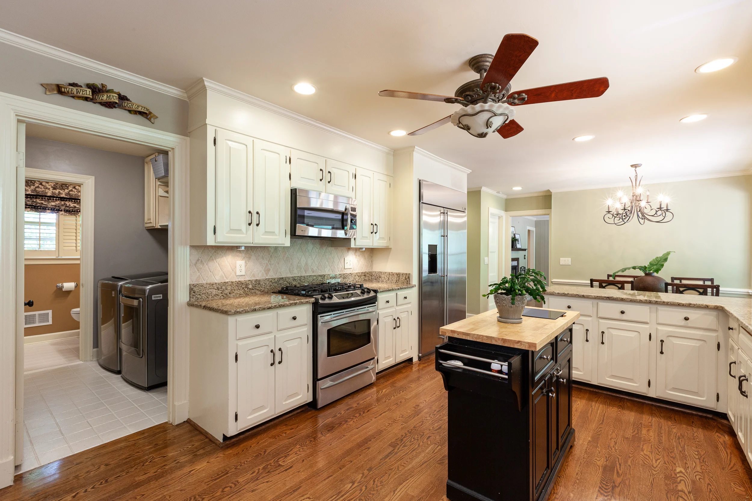 704 Summerly Dr-25.jpg
