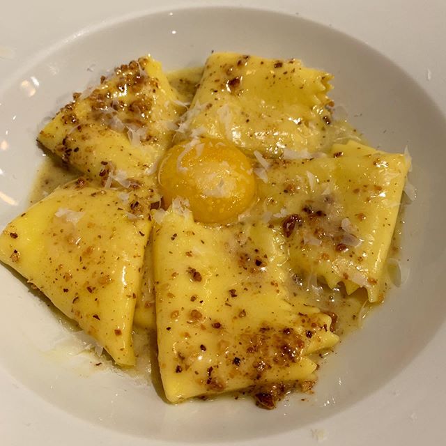 Dreaming of this @bancone.pasta signature dish I had a couple weeks ago for #secondbreakfast #runnyegg #eggyolk #eggpasta #walnut