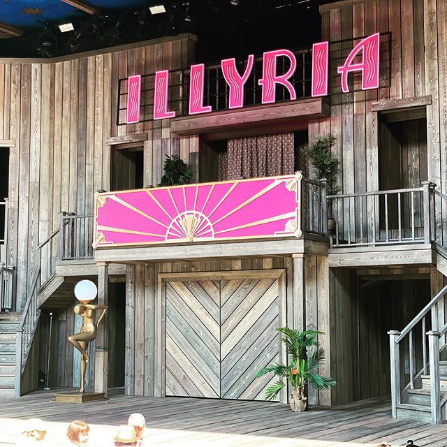 #tbt Basking in the glory of theatre in beautiful York @shakespearesrosetheatre in 39° to see the most bodacious babe on the stage @canoe_feet the sweaty Bikram nightmare journey home was totally worth it #summertheatre #masterclass #trainfail #worthit